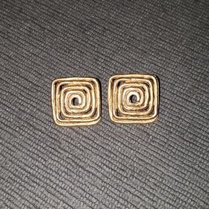 Golden square earrings